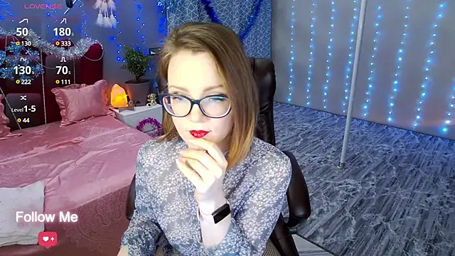 Snapshot of AngelaWhiti chatting on 12/19/24, 03:30 AngelaWhiti online show from 12/19/24, 03:30