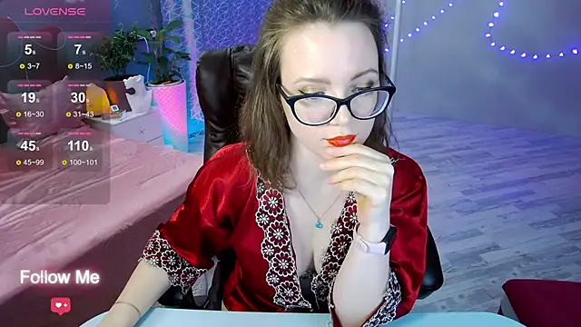 Snapshot of AngelaWhiti chatting on 02/03/25, 06:49 AngelaWhiti online show from 02/03/25, 06:49