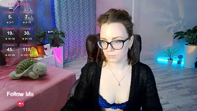 Snapshot of AngelaWhiti chatting on 03/20/25, 03:04 AngelaWhiti online show from 03/20/25, 03:04