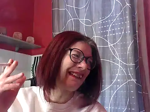 Snapshot of jennylovence chatting on 01/14/25, 12:24 jennylovence online show from 01/14/25, 12:24