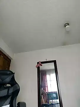 Snapshot of Mariana_444 chatting on 12/21/24, 03:09 Mariana 444 online show from 12/21/24, 03:09