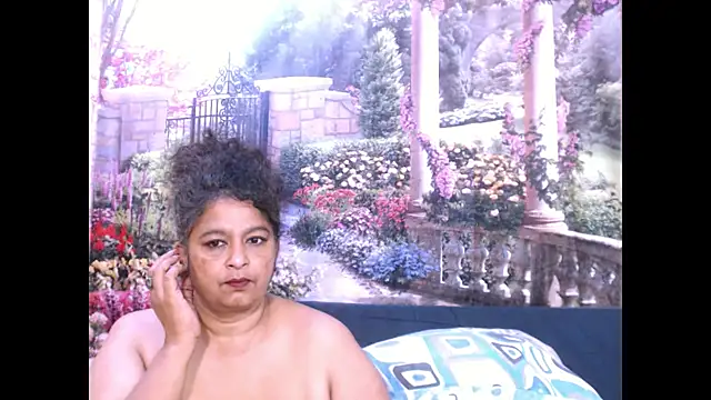 Snapshot of indianstar75 chatting on 02/10/25, 11:45 indianstar75 online show from 02/10/25, 11:45
