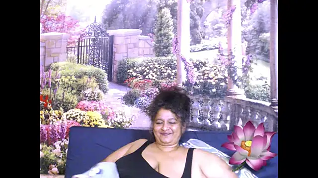 Snapshot of indianstar75 chatting on 02/11/25, 03:29 indianstar75 online show from 02/11/25, 03:29