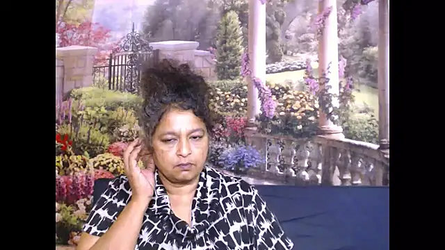 Snapshot of indianstar75 chatting on 02/11/25, 06:40 indianstar75 online show from 02/11/25, 06:40