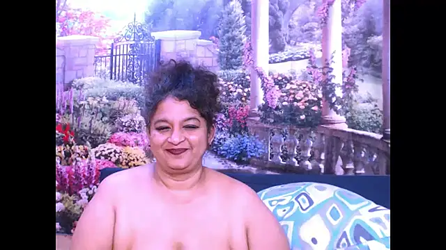 Snapshot of indianstar75 chatting on 02/11/25, 10:07 indianstar75 online show from 02/11/25, 10:07