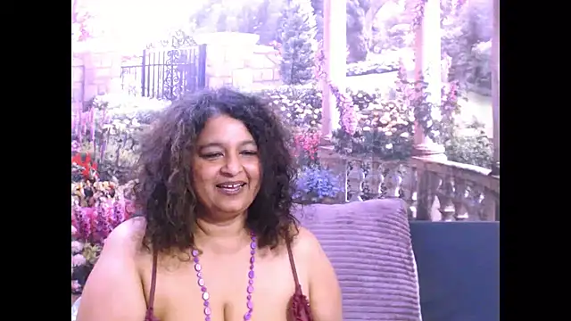 Snapshot of indianstar75 chatting on 03/01/25, 09:40 indianstar75 online show from 03/01/25, 09:40