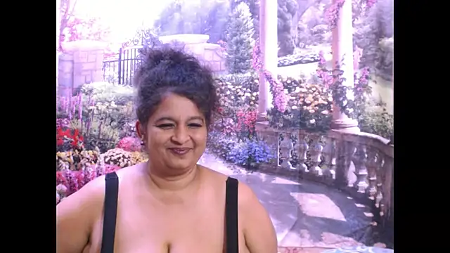 Snapshot of indianstar75 chatting on 03/12/25, 04:51 indianstar75 online show from 03/12/25, 04:51
