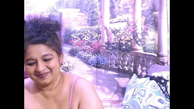 Snapshot of indianstar75 chatting on 03/15/25, 12:56 indianstar75 online show from 03/15/25, 12:56