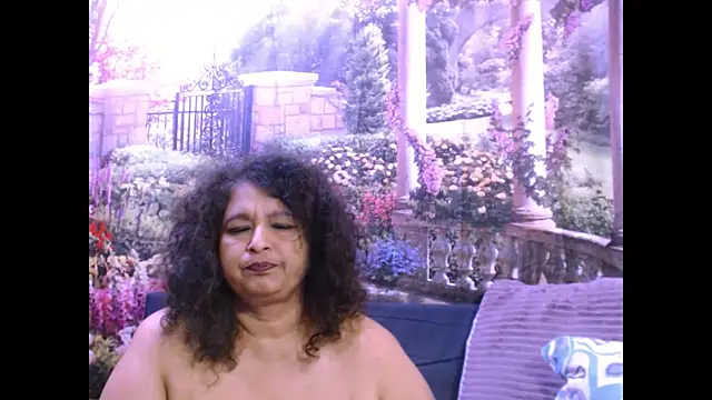 Snapshot of indianstar75 chatting on 03/19/25, 05:39 indianstar75 online show from 03/19/25, 05:39