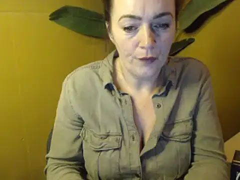 cloe85nl online show from 02/13/25, 04:17