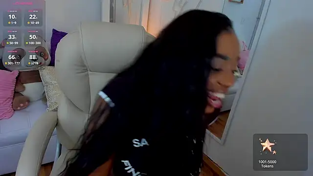 Snapshot of zobe_love chatting on 02/01/25, 02:37 zobe love online show from 02/01/25, 02:37