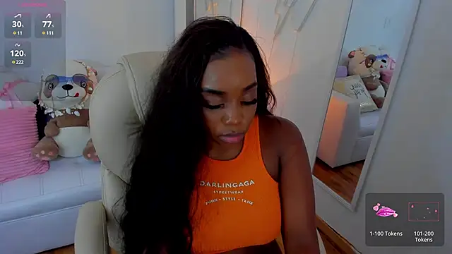 Snapshot of zobe_love chatting on 02/08/25, 03:52 zobe love online show from 02/08/25, 03:52
