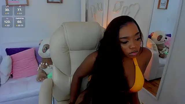 Snapshot of zobe_love chatting on 03/08/25, 03:17 zobe love online show from 03/08/25, 03:17