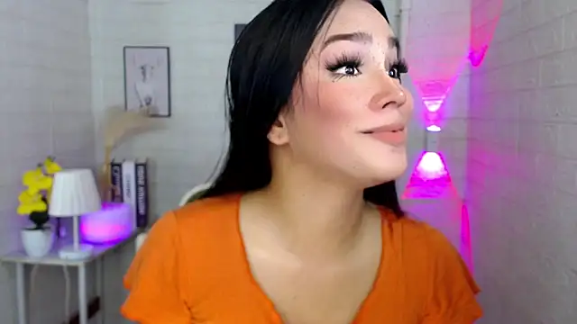 Snapshot of urnaughtydolly69 chatting on 10/20/25, 09:32 urnaughtydolly69 online show from 10/20/25, 09:32