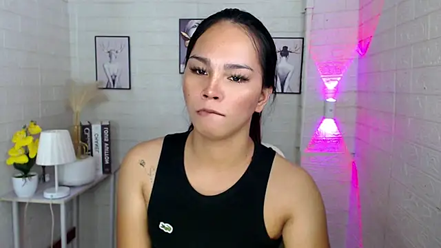 Snapshot of urnaughtydolly69 chatting on 10/22/25, 09:31 urnaughtydolly69 online show from 10/22/25, 09:31