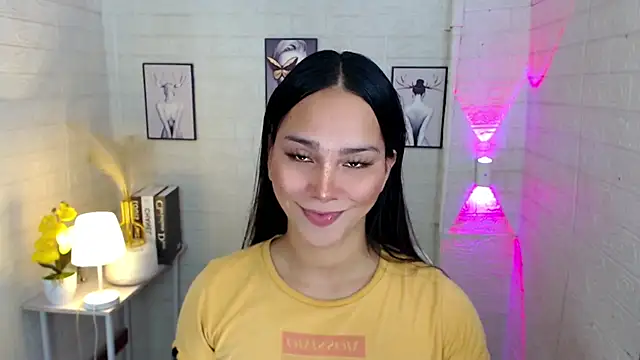 Snapshot of urnaughtydolly69 chatting on 11/06/25, 02:01 urnaughtydolly69 online show from 11/06/25, 02:01