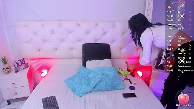 ximena slut 21 online show from 10/09/25, 04:21