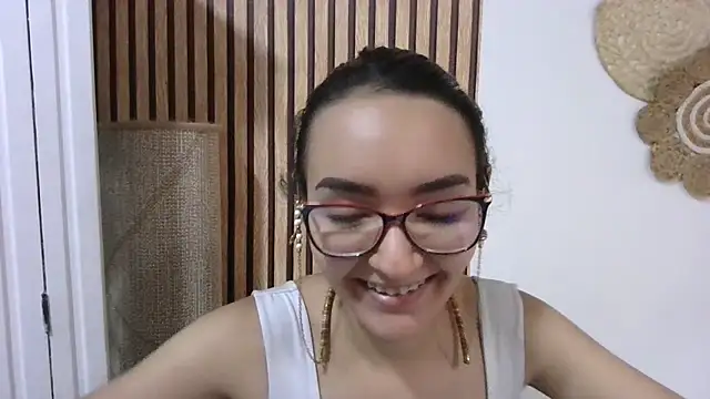 Snapshot of LinzyBaner chatting on 02/11/25, 10:28 LinzyBaner online show from 02/11/25, 10:28