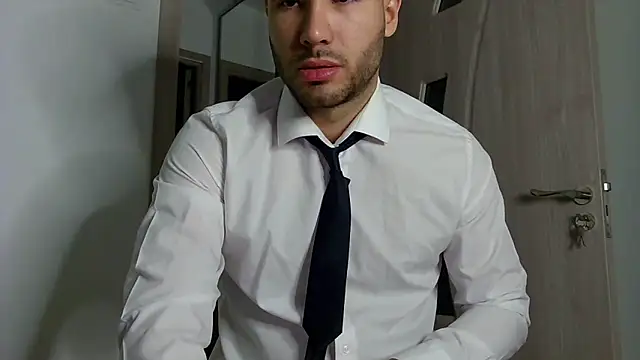 Snapshot of Justynn1 chatting on 12/24/24, 01:06 Justynn1 online show from 12/24/24, 01:06