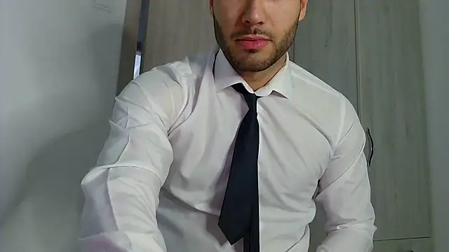 Snapshot of Justynn1 chatting on 02/20/25, 06:06 Justynn1 online show from 02/20/25, 06:06