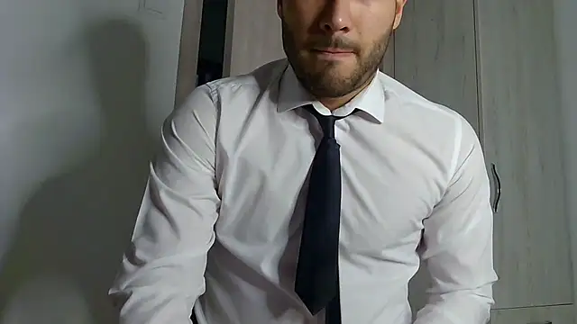 Snapshot of Justynn1 chatting on 03/02/25, 05:44 Justynn1 online show from 03/02/25, 05:44