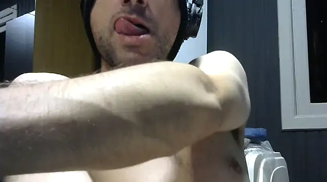 gauchors20 online show from 02/15/25, 03:20