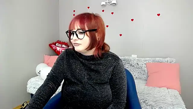 Estheri online show from 02/12/25, 10:56