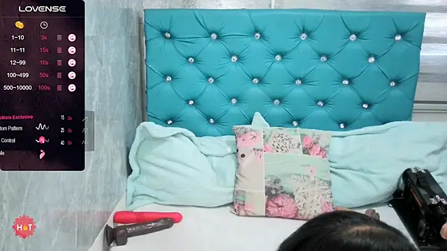 Snapshot of MAARYMOON chatting on 01/19/25, 02:17 MAARYMOON online show from 01/19/25, 02:17