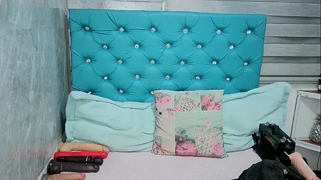 Snapshot of MAARYMOON chatting on 02/20/25, 10:37 MAARYMOON online show from 02/20/25, 10:37