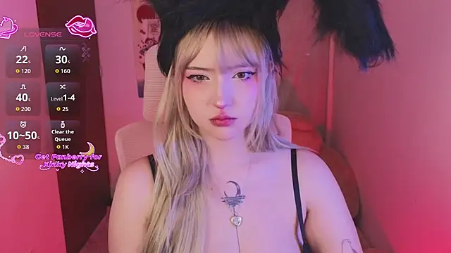 KuroChan420 online show from 11/03/25, 12:02