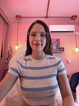 Snapshot of Zoe_Bae chatting on 01/06/25, 09:22 Zoe Bae online show from 01/06/25, 09:22