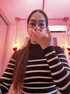 Snapshot of Zoe_Bae chatting on 02/15/25, 10:31 Zoe Bae online show from 02/15/25, 10:31