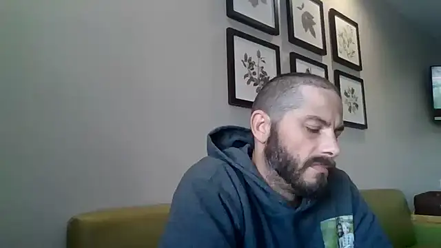 Snapshot of Sitonmyface2020@xh chatting on 02/17/25, 02:37 Sitonmyface2020xh online show from 02/17/25, 02:37