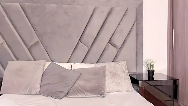 Snapshot of Emma_jonness chatting on 02/13/25, 07:10 Emma jonness online show from 02/13/25, 07:10