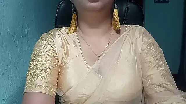 Snapshot of YourModhu chatting on 09/10/25, 05:35 YourModhu online show from 09/10/25, 05:35