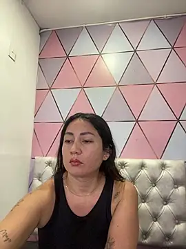 Snapshot of juliana_diaz chatting on 09/13/25, 11:21 juliana diaz online show from 09/13/25, 11:21
