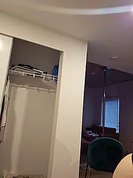 Snapshot of NikiFm chatting on 10/18/25, 04:30 NikiFm online show from 10/18/25, 04:30