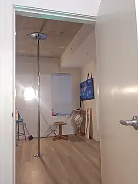 Snapshot of NikiFm chatting on 10/27/25, 03:05 NikiFm online show from 10/27/25, 03:05