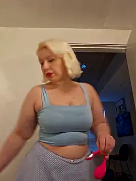 Snapshot of NikiFm chatting on 11/11/25, 06:52 NikiFm online show from 11/11/25, 06:52