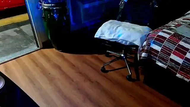 mycock2474u online show from 11/09/25, 04:55