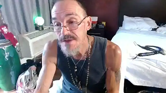 mycock2474u online show from 11/16/25, 02:11