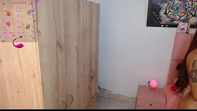 Snapshot of sofia_gold_ chatting on 01/07/25, 07:17 sofia gold online show from 01/07/25, 07:17