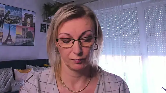 vanessa chat online show from 03/04/25, 02:21