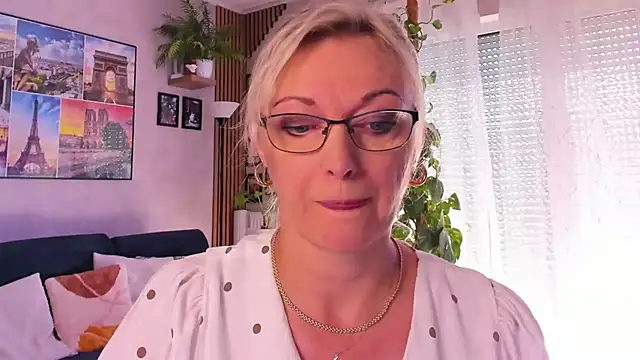 vanessa chat online show from 09/12/25, 06:35