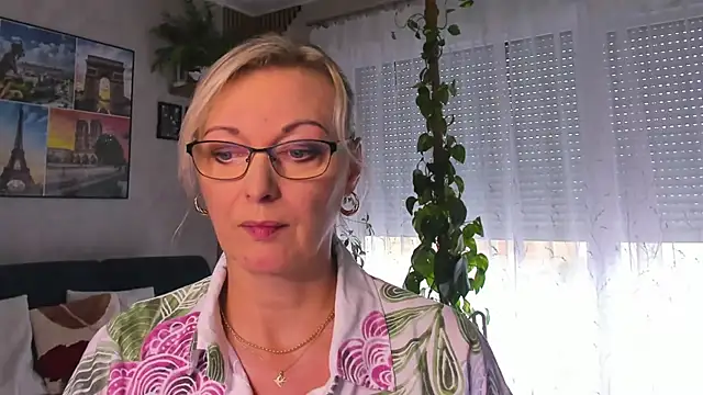 vanessa chat online show from 09/15/25, 01:33