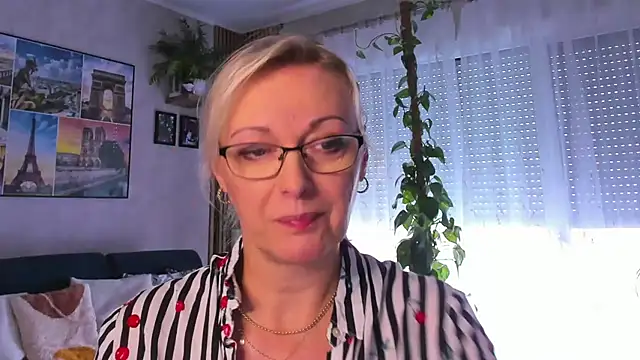 vanessa chat online show from 09/19/25, 01:23