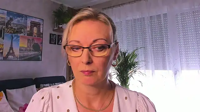 vanessa chat online show from 10/09/25, 01:31