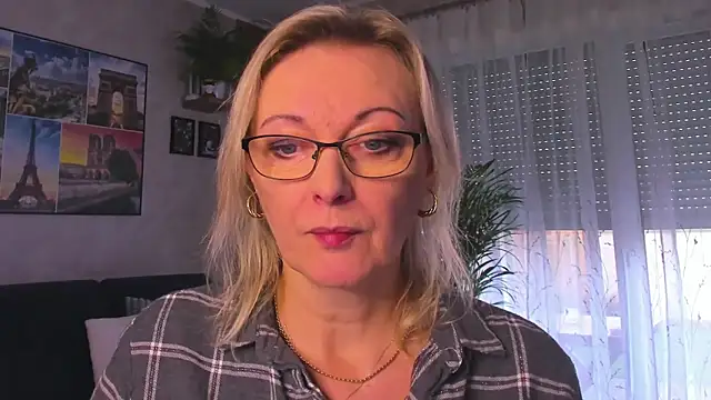 vanessa chat online show from 11/12/25, 02:17