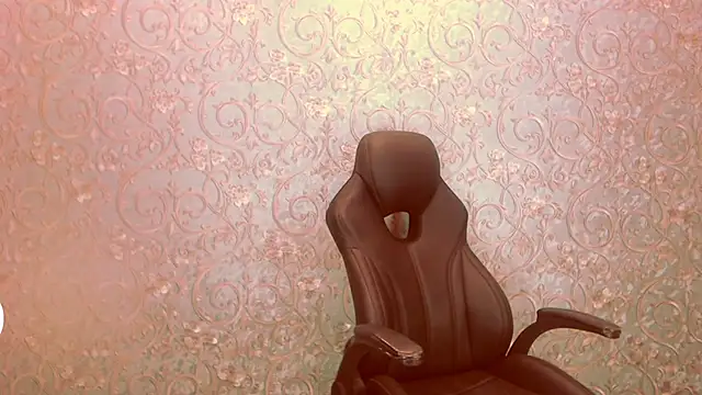 Snapshot of Infinitely chatting on 10/12/25, 03:44 Infinitely online show from 10/12/25, 03:44