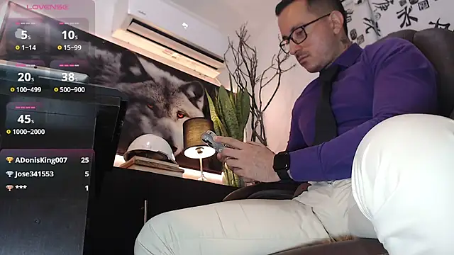 Snapshot of randyluke chatting on 12/15/24, 04:04 randyluke online show from 12/15/24, 04:04